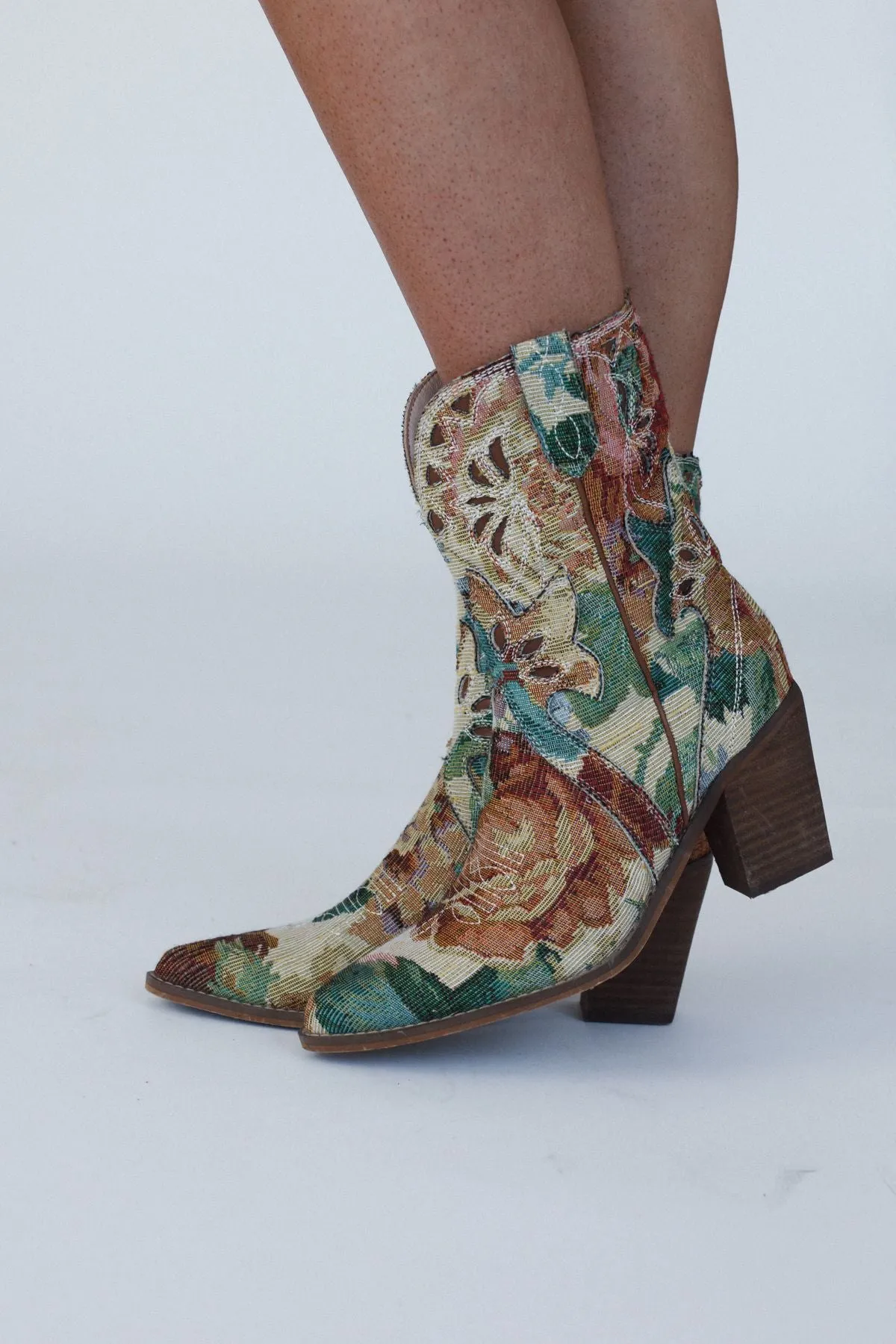 Canyon Rose Boots - Multi