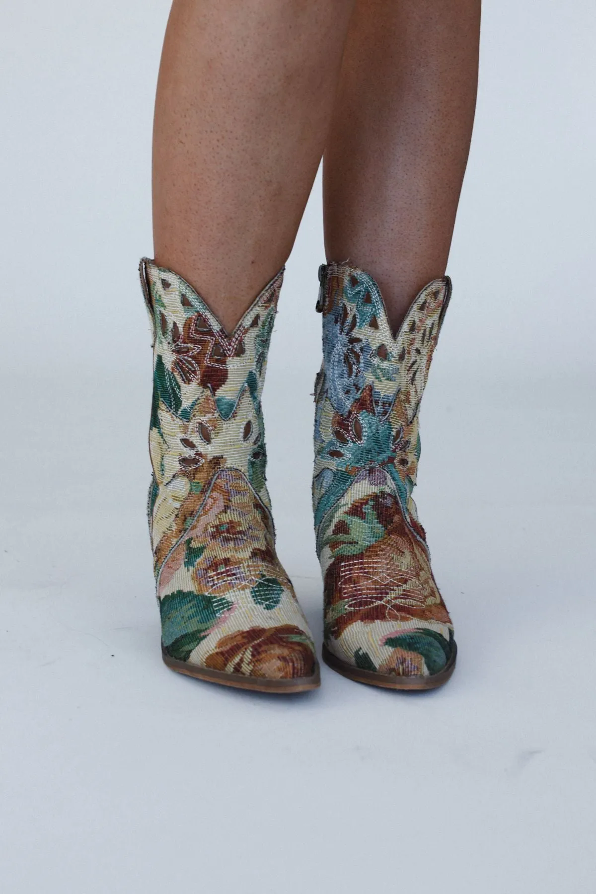 Canyon Rose Boots - Multi