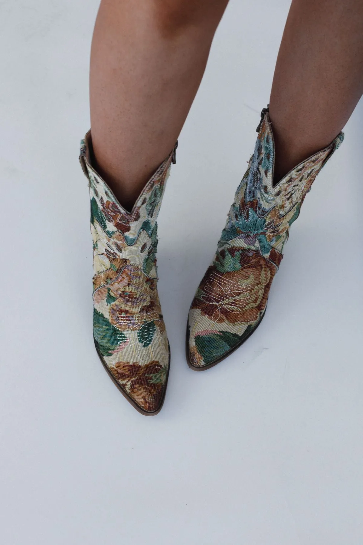 Canyon Rose Boots - Multi