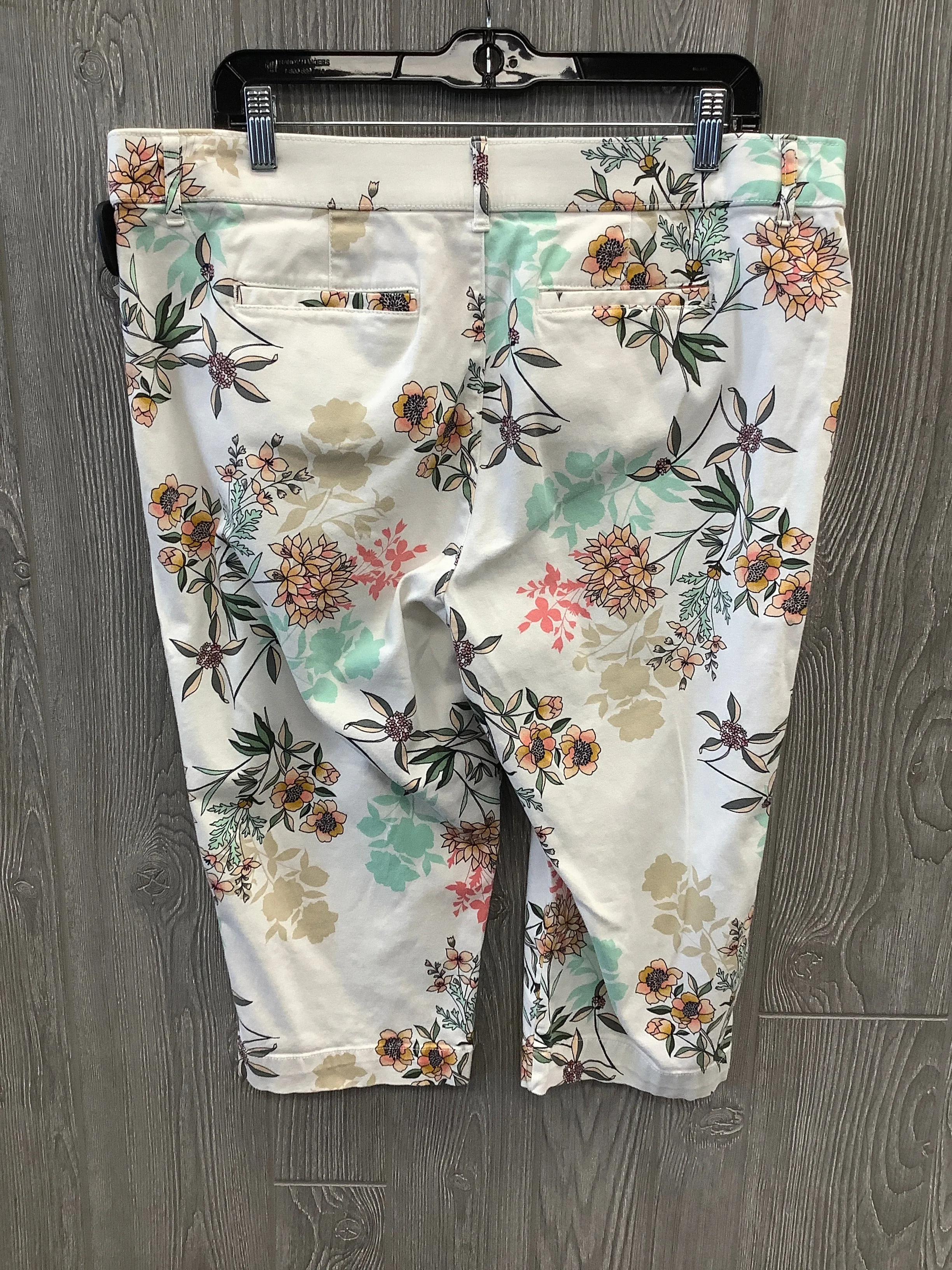 Capris By St Johns Bay In Floral Print, Size: 18
