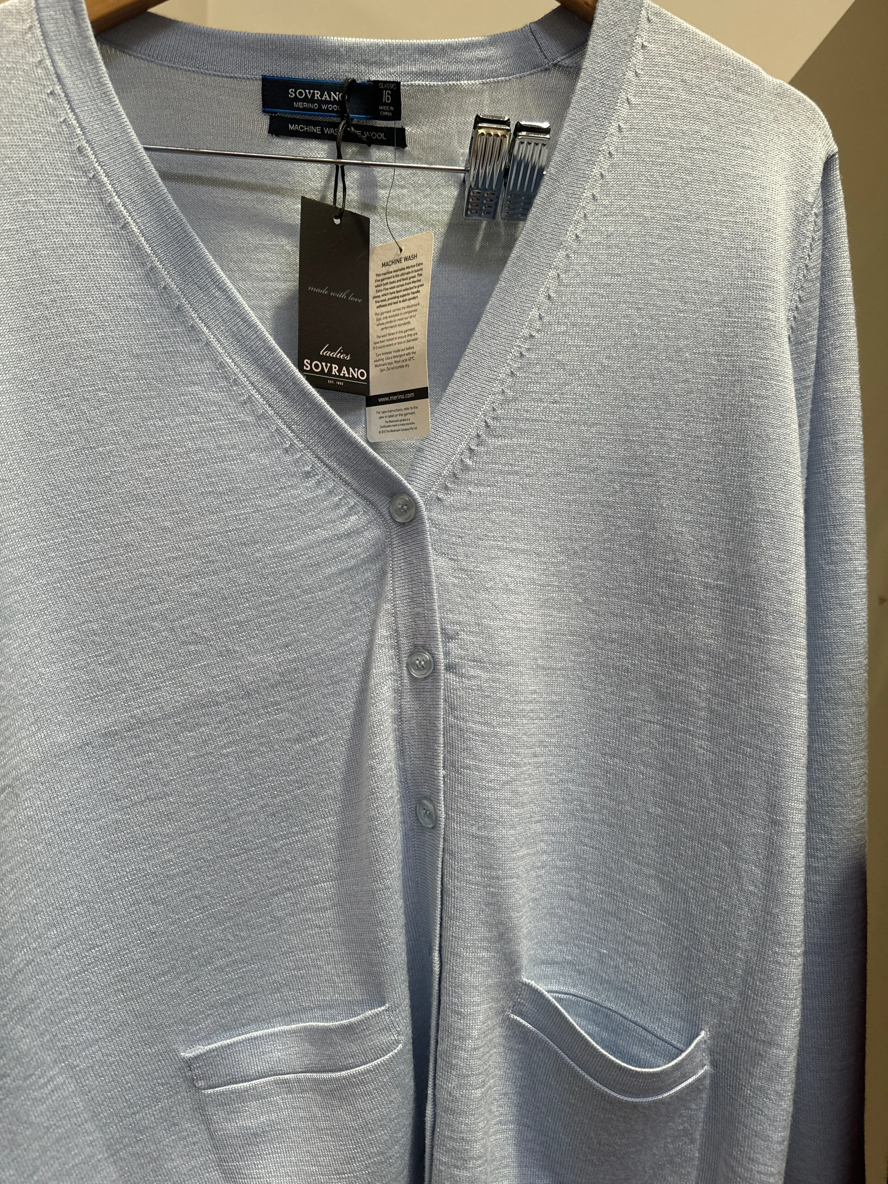 Sovrano Vee cardigan with pockets pure merino