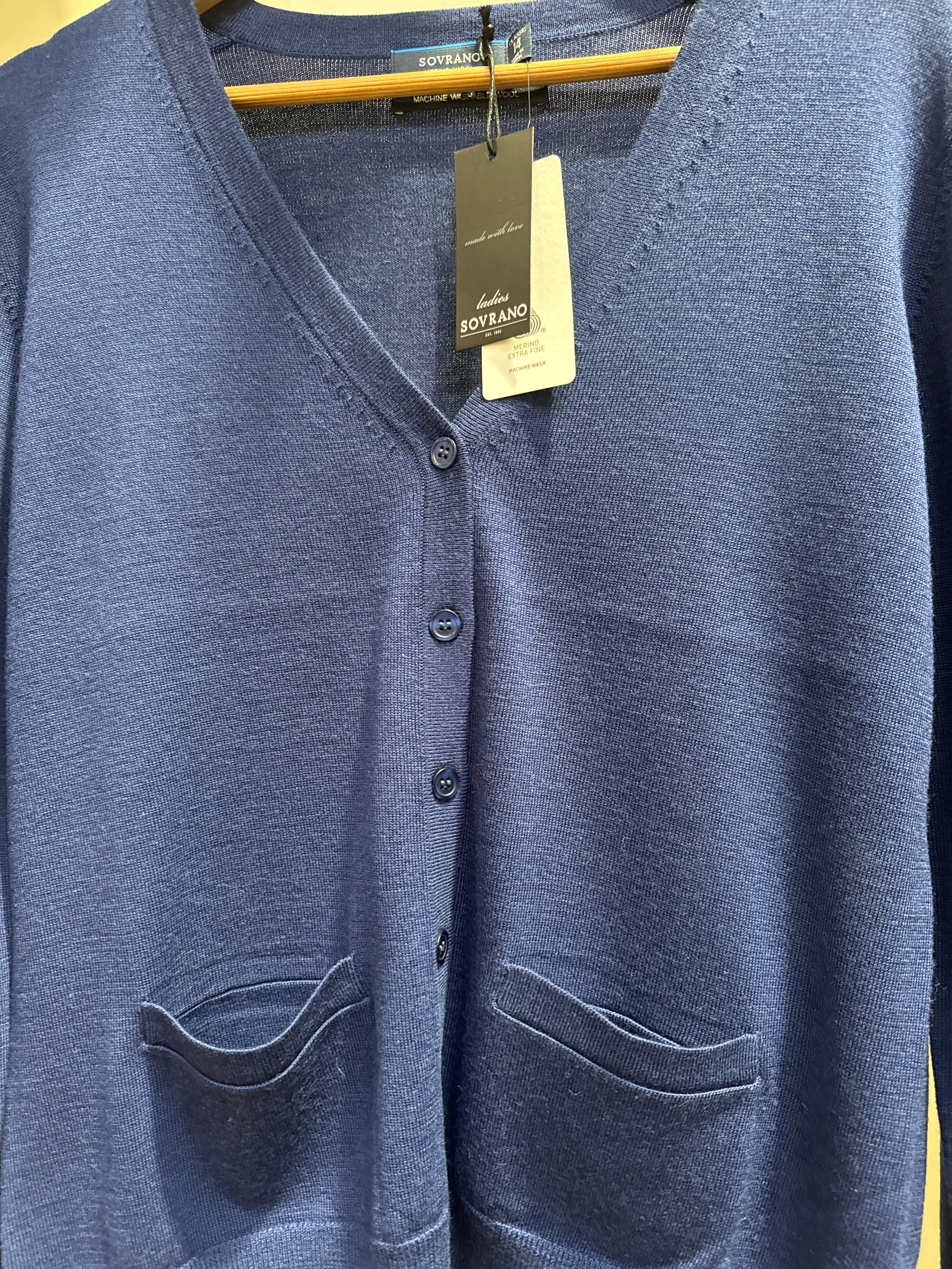 Sovrano Vee cardigan with pockets pure merino